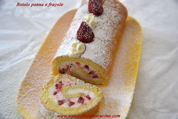 Rotolo panna e fragole