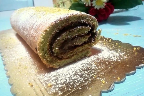 Rotolo pistacchio e nutella con e senza bimby