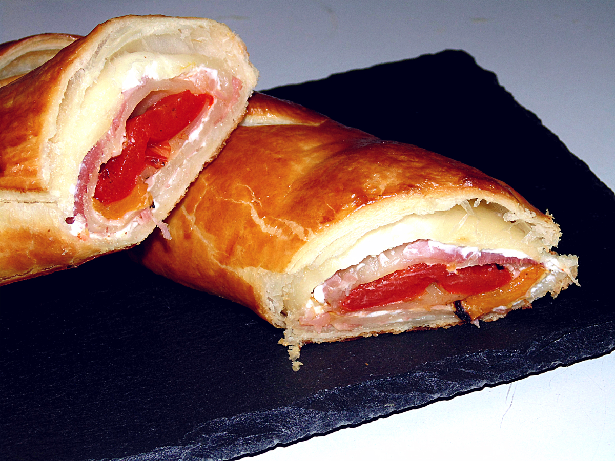 Rotolo prosciutto e formaggio | Ricetta sfiziosa