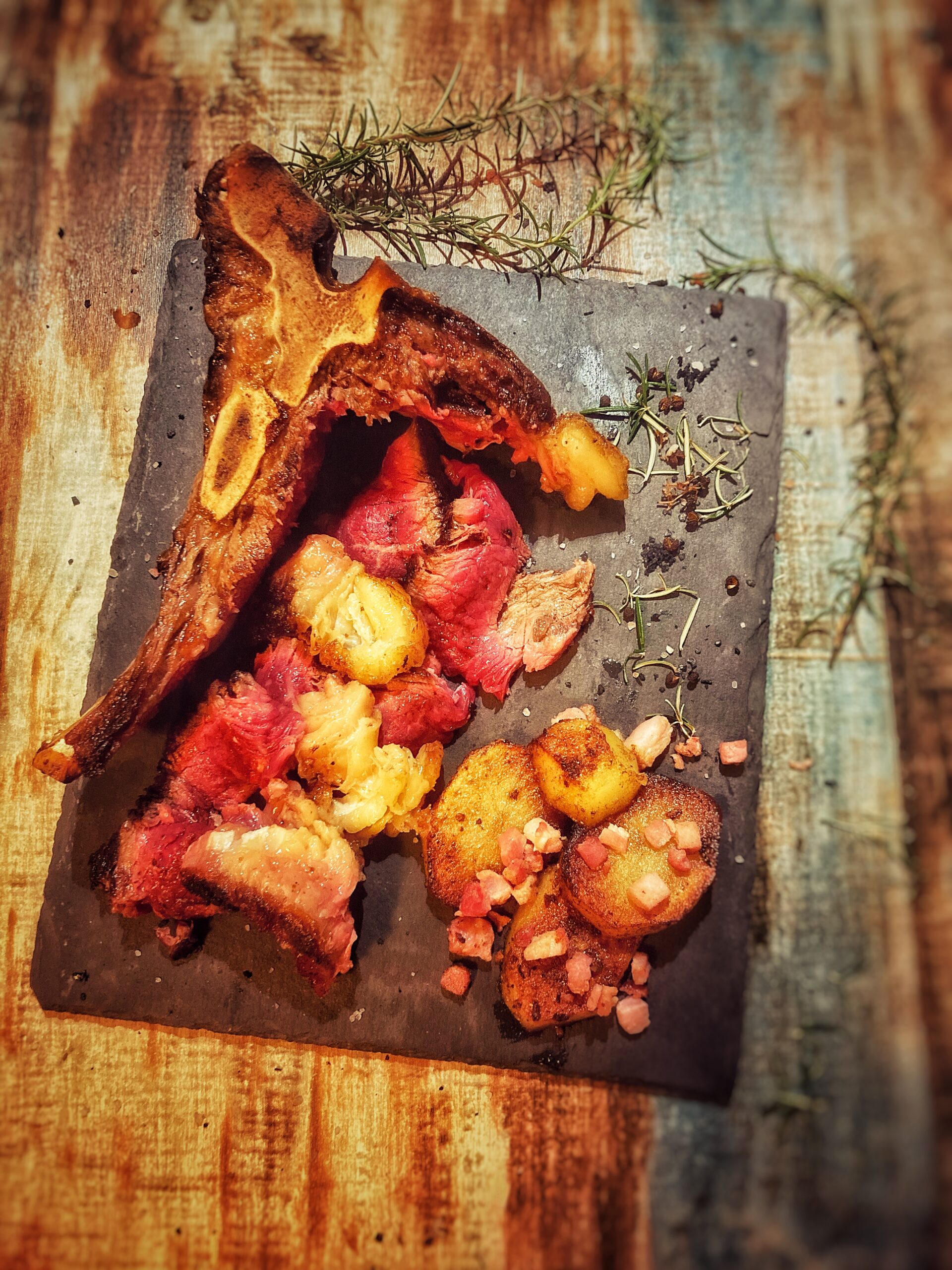 Rubia gallega e bratkartoffeln