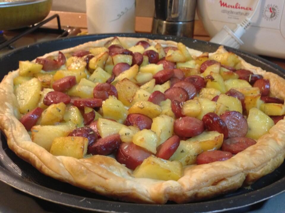 Rustica con patate fritte e wurstel