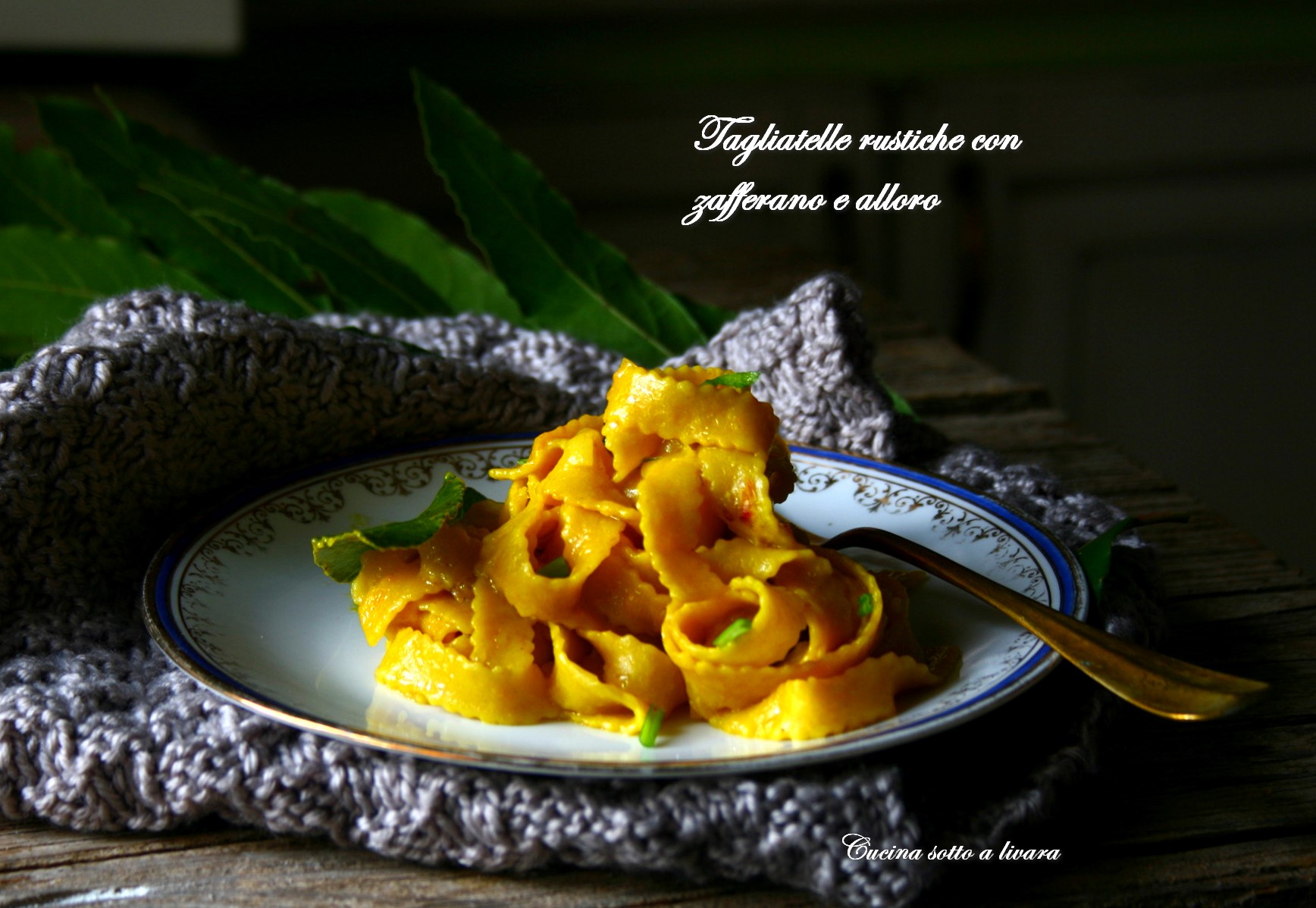 Rustiche integrali con zafferano e altri sapori