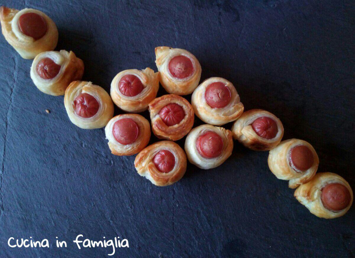 Rustici di sfoglia ai wurstel – ricetta facile