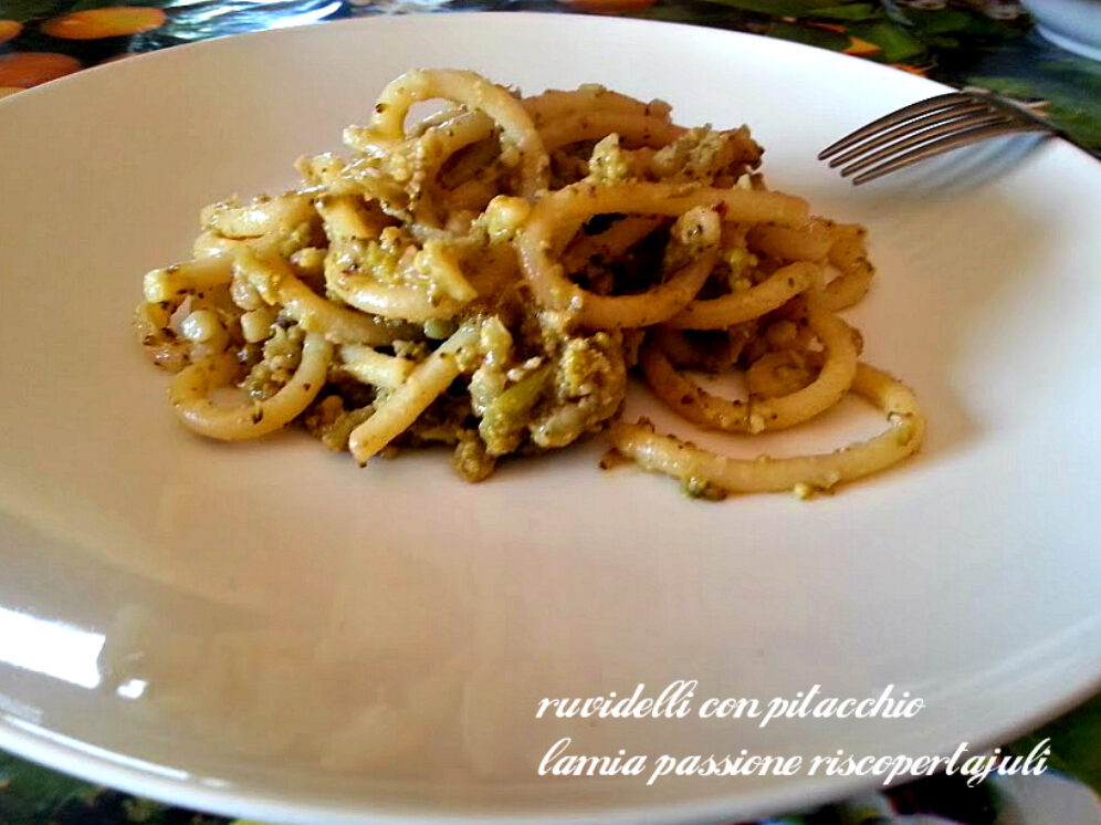Ruvidelli con pistacchio e cavolfiori