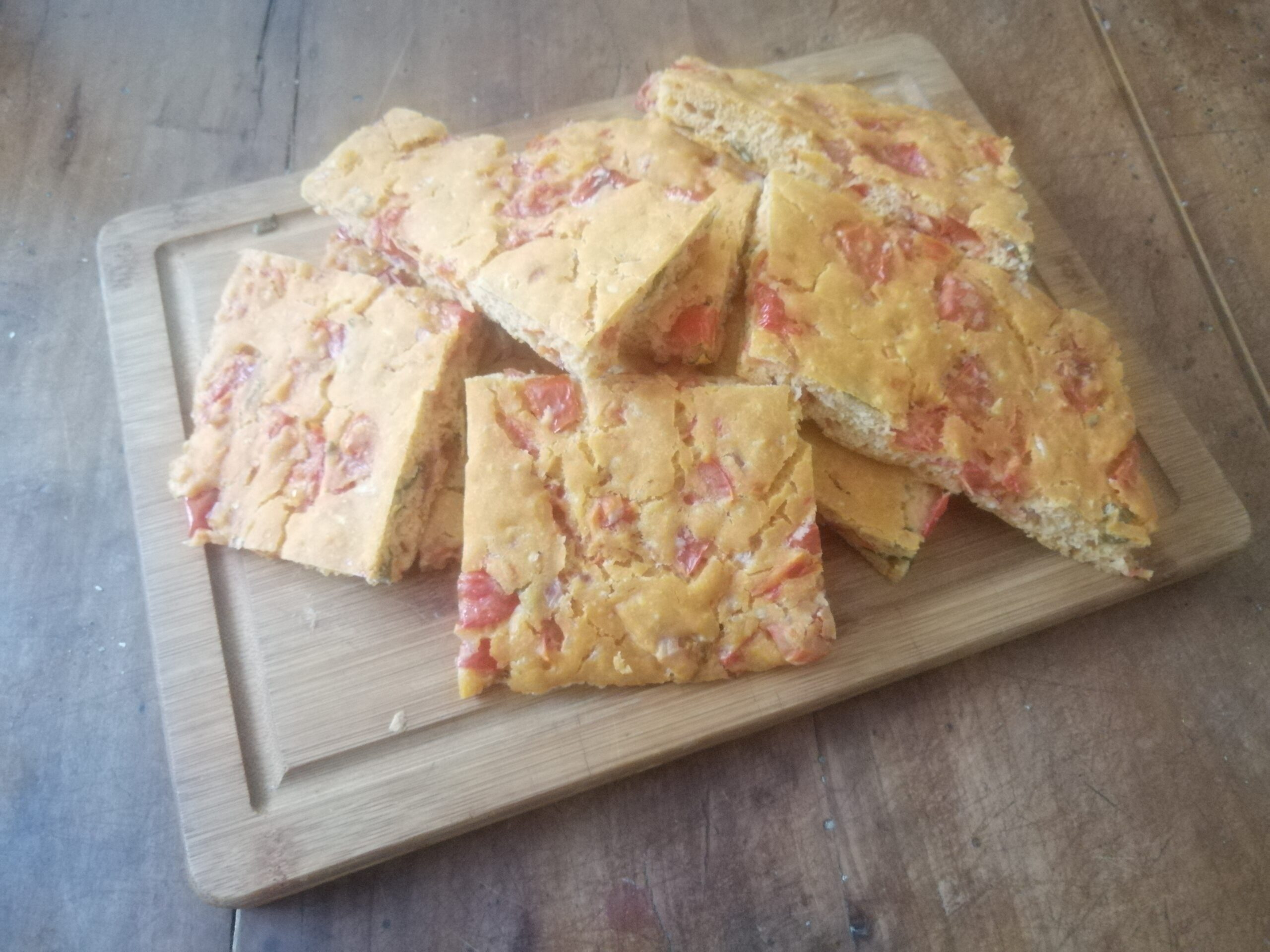 Sa costedda – focaccia sarda al pomodoro