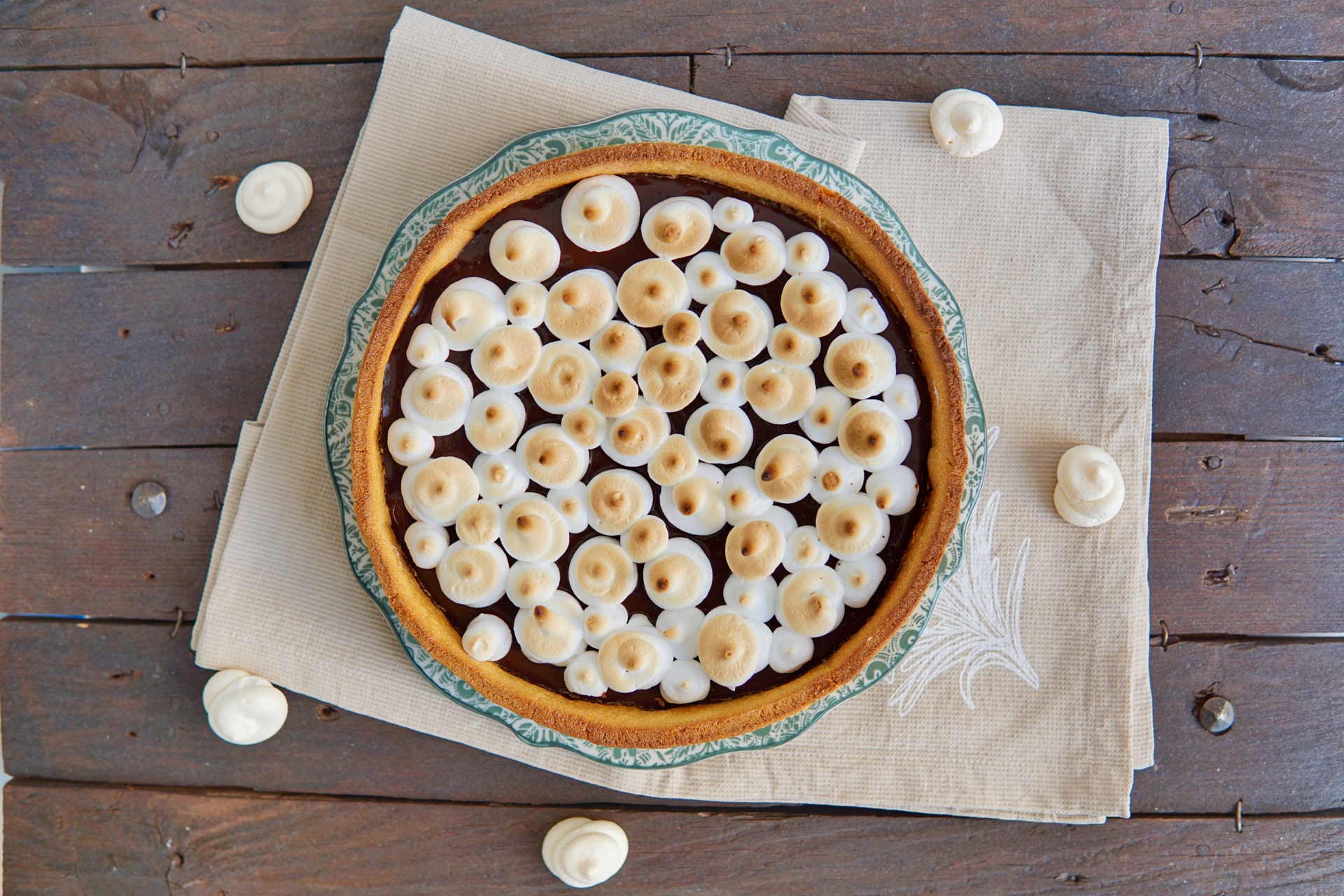 Sablè bretone con crema al cioccolato e meringa