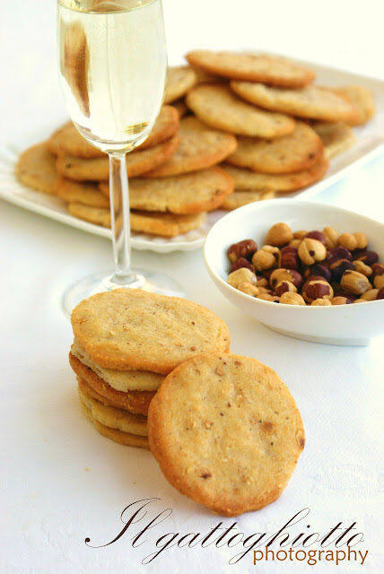 Sablée parmigiano e nocciole