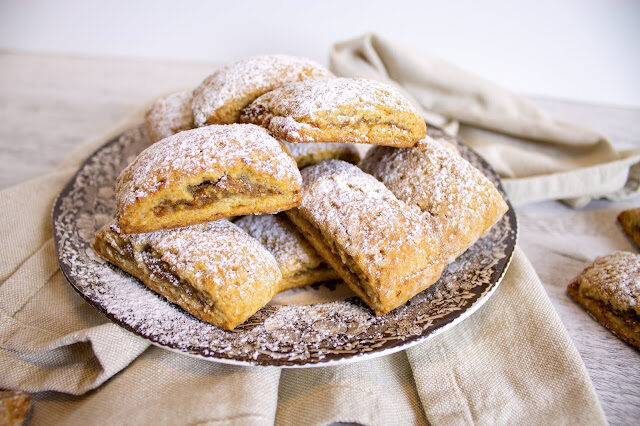 Saccottini (vegan) con crema di datteri, anacardi e cannella