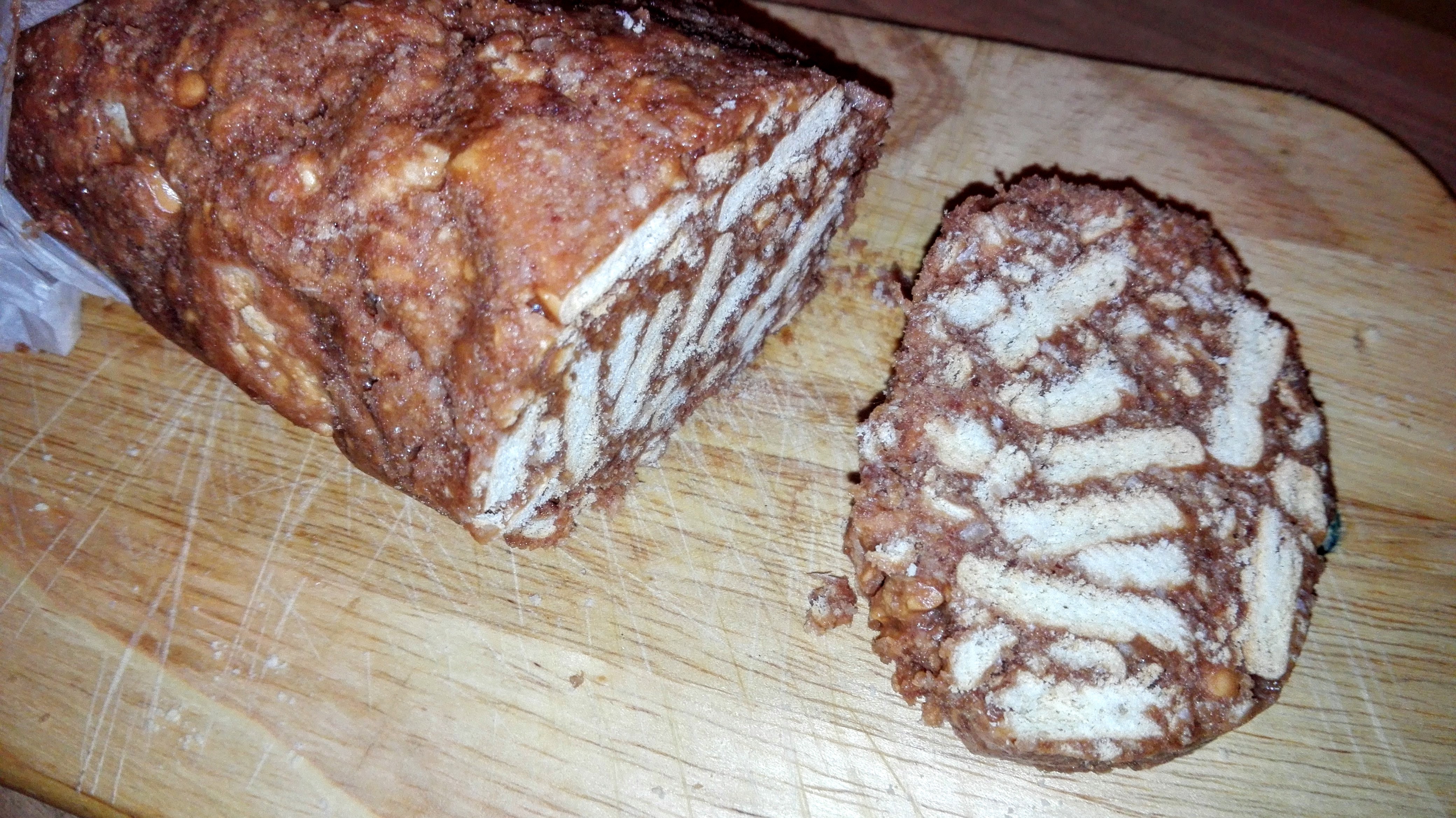 Salame al cioccolato e coccoSalame al cioccolato e cocco