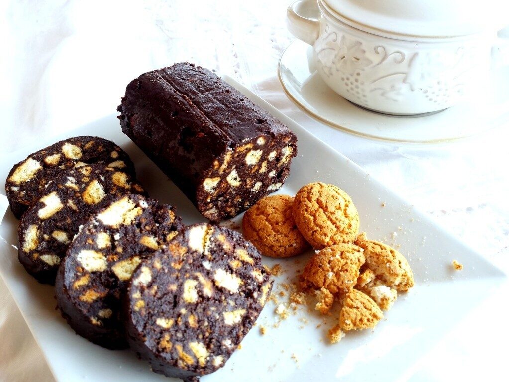 Salame di cioccolato e caffè senza uova