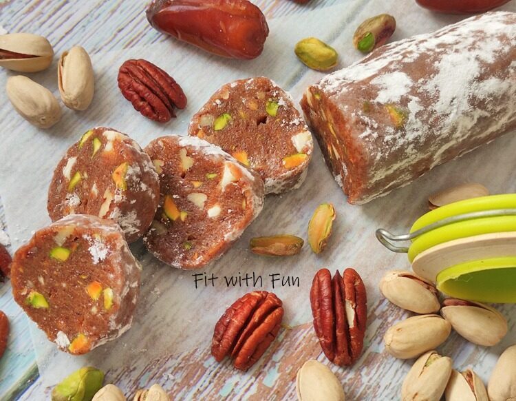 Salame di datteri e pistacchi vegan e senza glutine