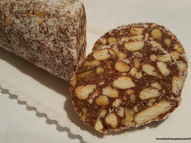 Salame dolce al cioccolato al miele e frutta secca