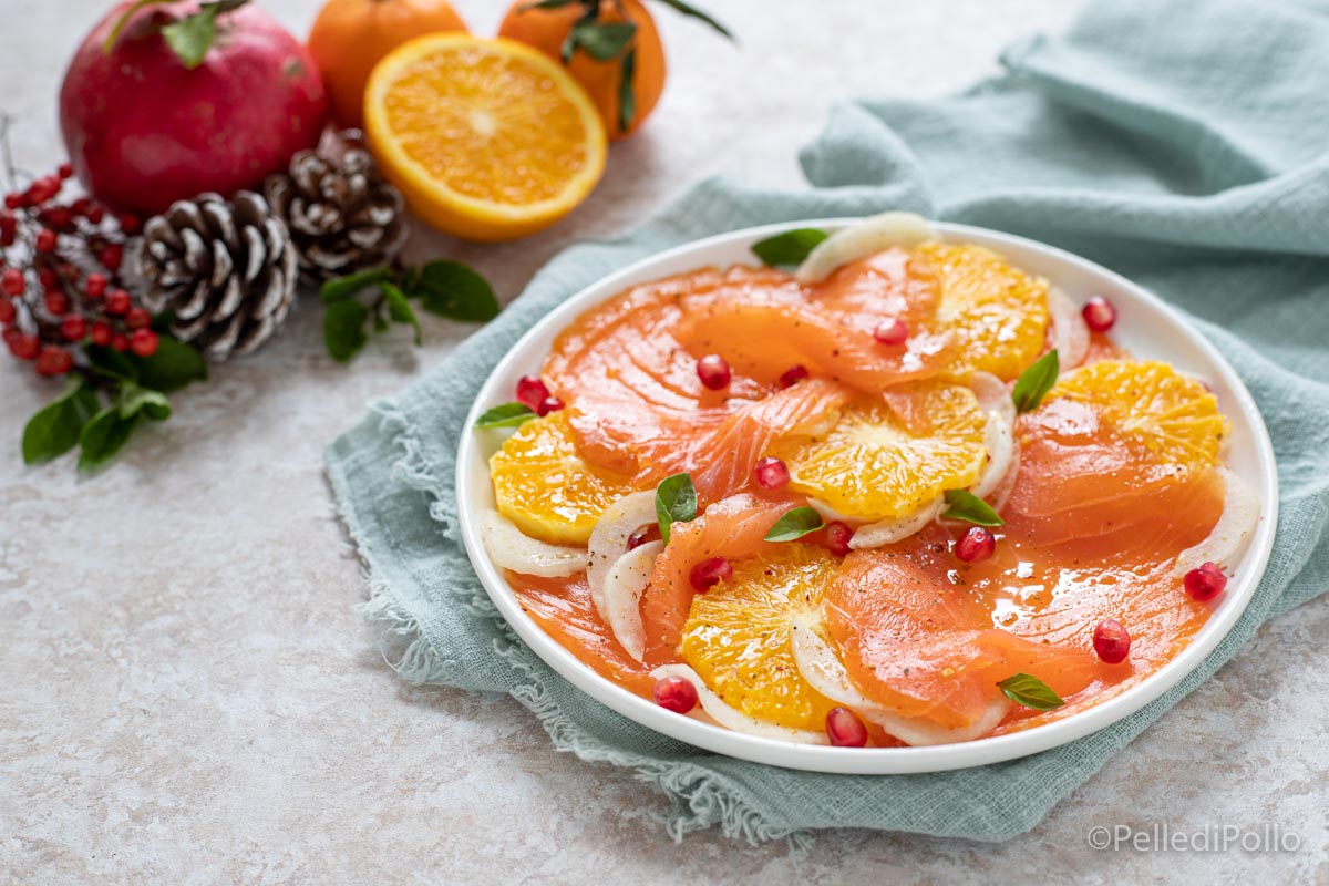 Salmone affumicato con arance e finocchi