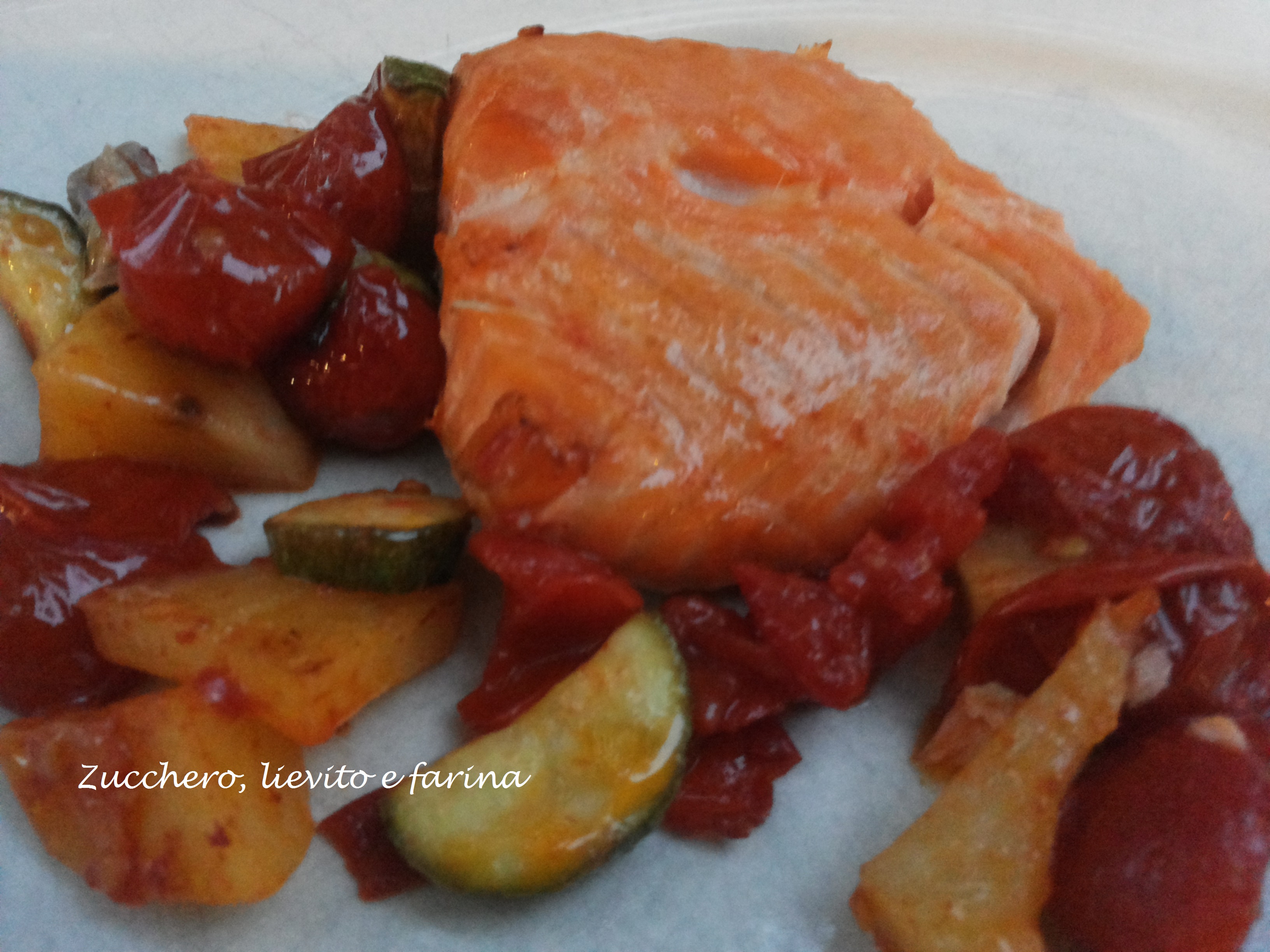 Salmone al forno con verdure