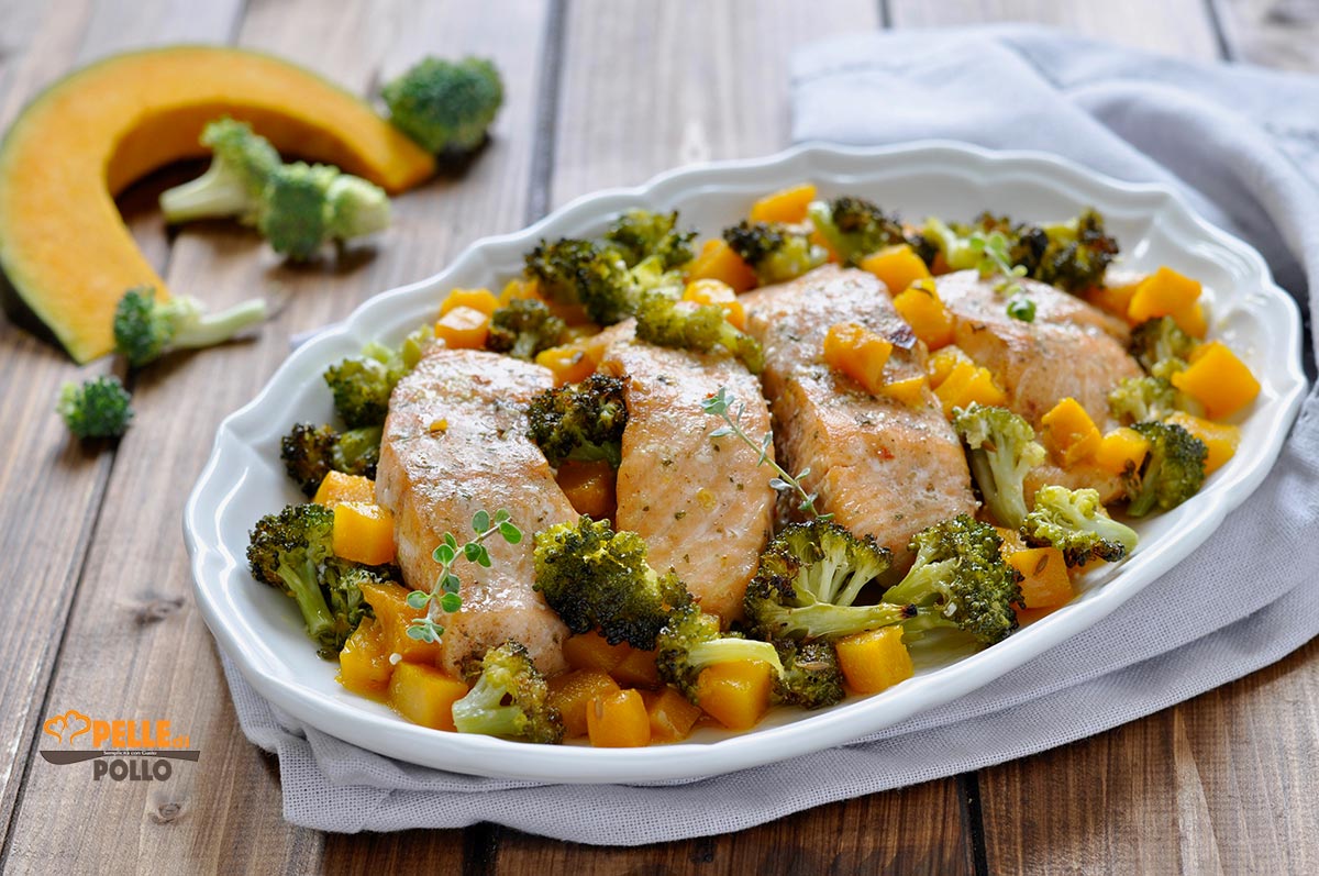 Salmone al forno con zucca e broccoli