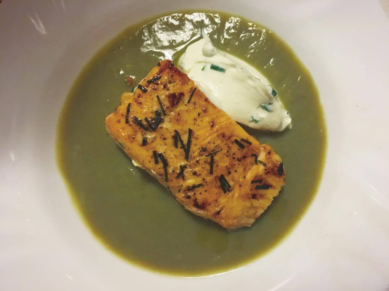 Salmone al mandarino su crema di carciofo