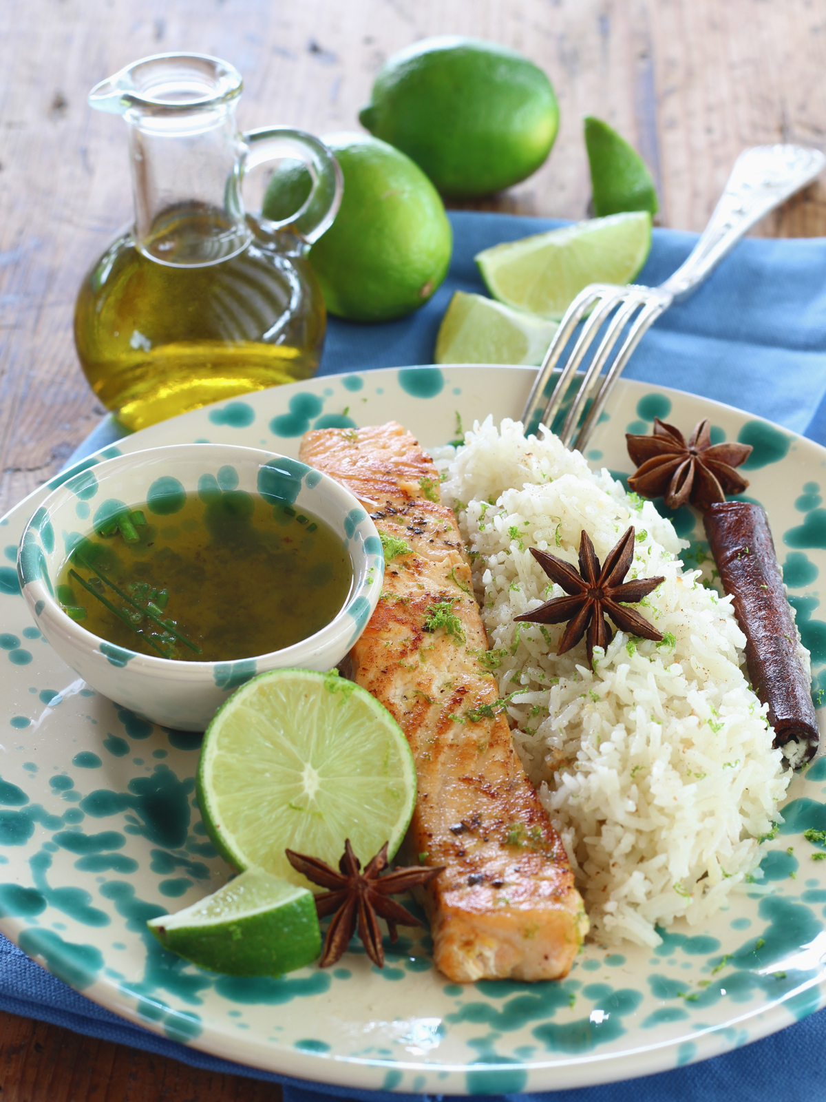 Salmone alla griglia con basmati pilaf al cocco e spezie