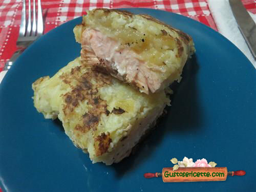 Salmone crosta di patate