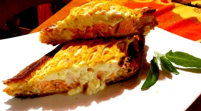Salmone farcito al formaggio