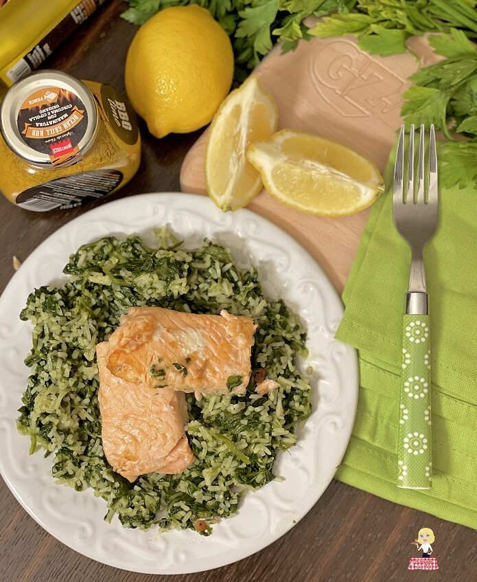 Salmone fresco con riso e spinaci