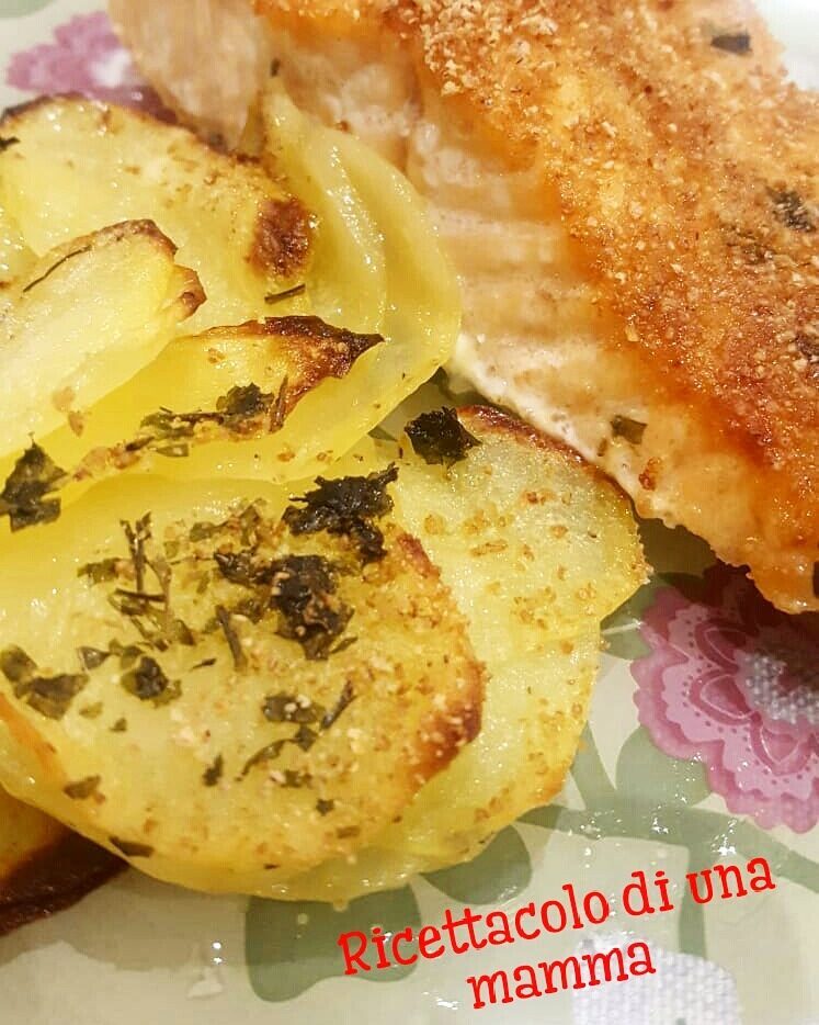 Salmone gratinato al forno con le patate