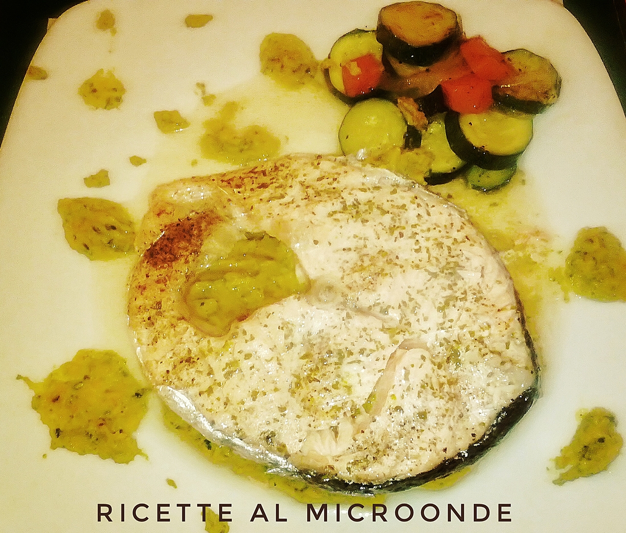 Salmone su crema di carote e zucchine al microonde