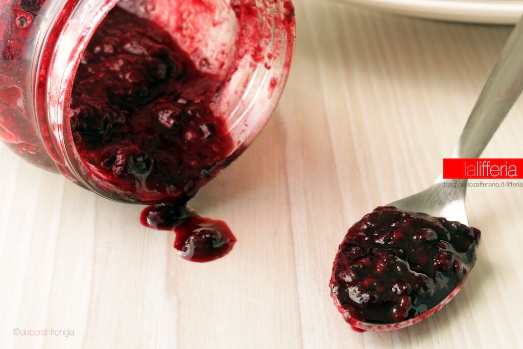 Salsa ai frutti di bosco per dolci, gelati & C.