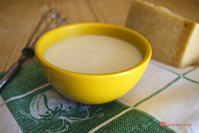 Salsa al formaggio un condimento gustoso