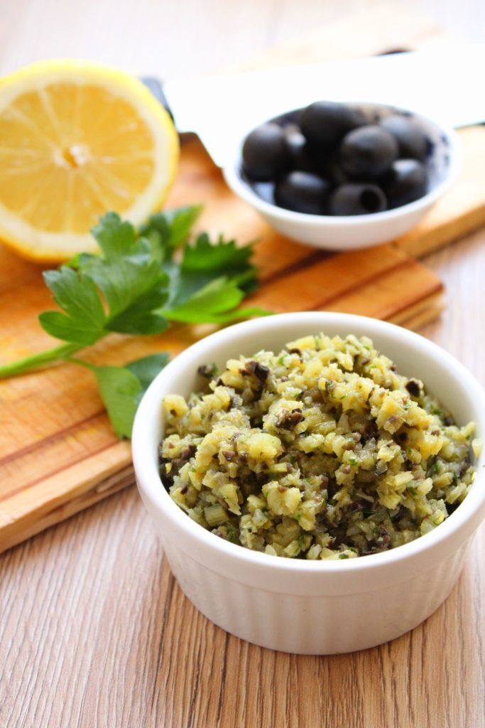 Salsa di carciofi e olive
