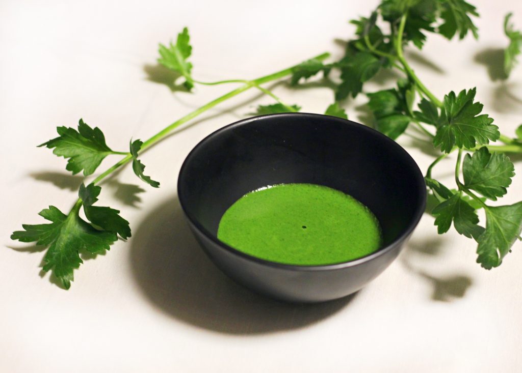 Salsa di prezzemolo o prezzemolo liquido