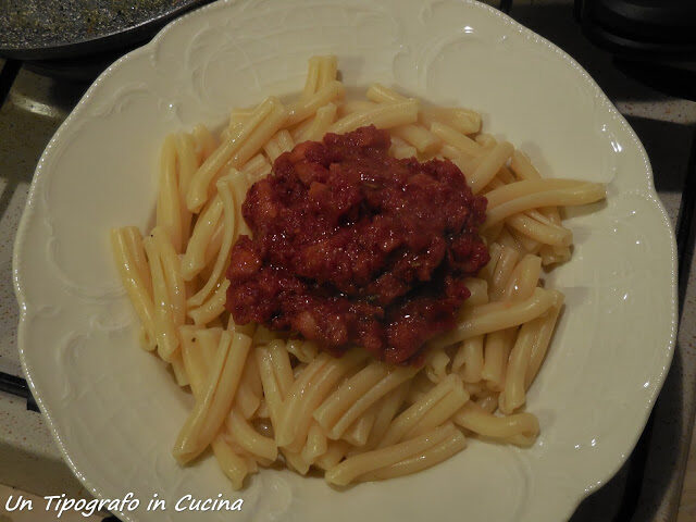 Salsa pomodoro, pancetta e rosmarino…