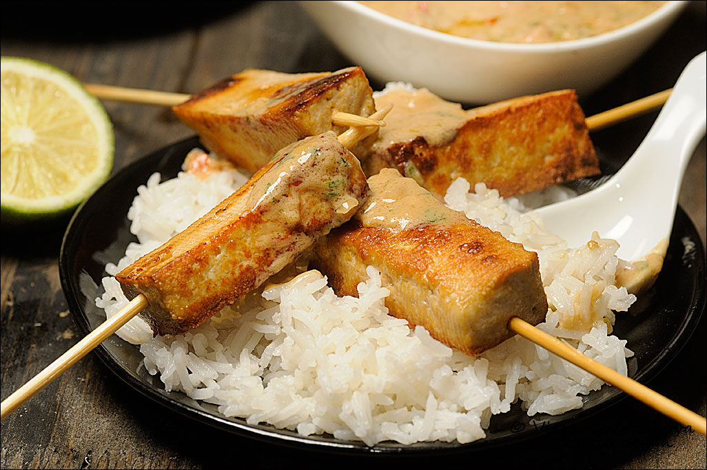 Salsa satay veloce a modo mio con tofu e riso