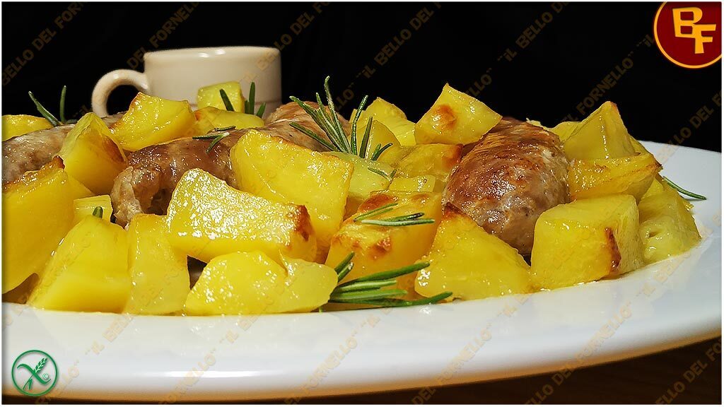 Salsicce con patate al forno