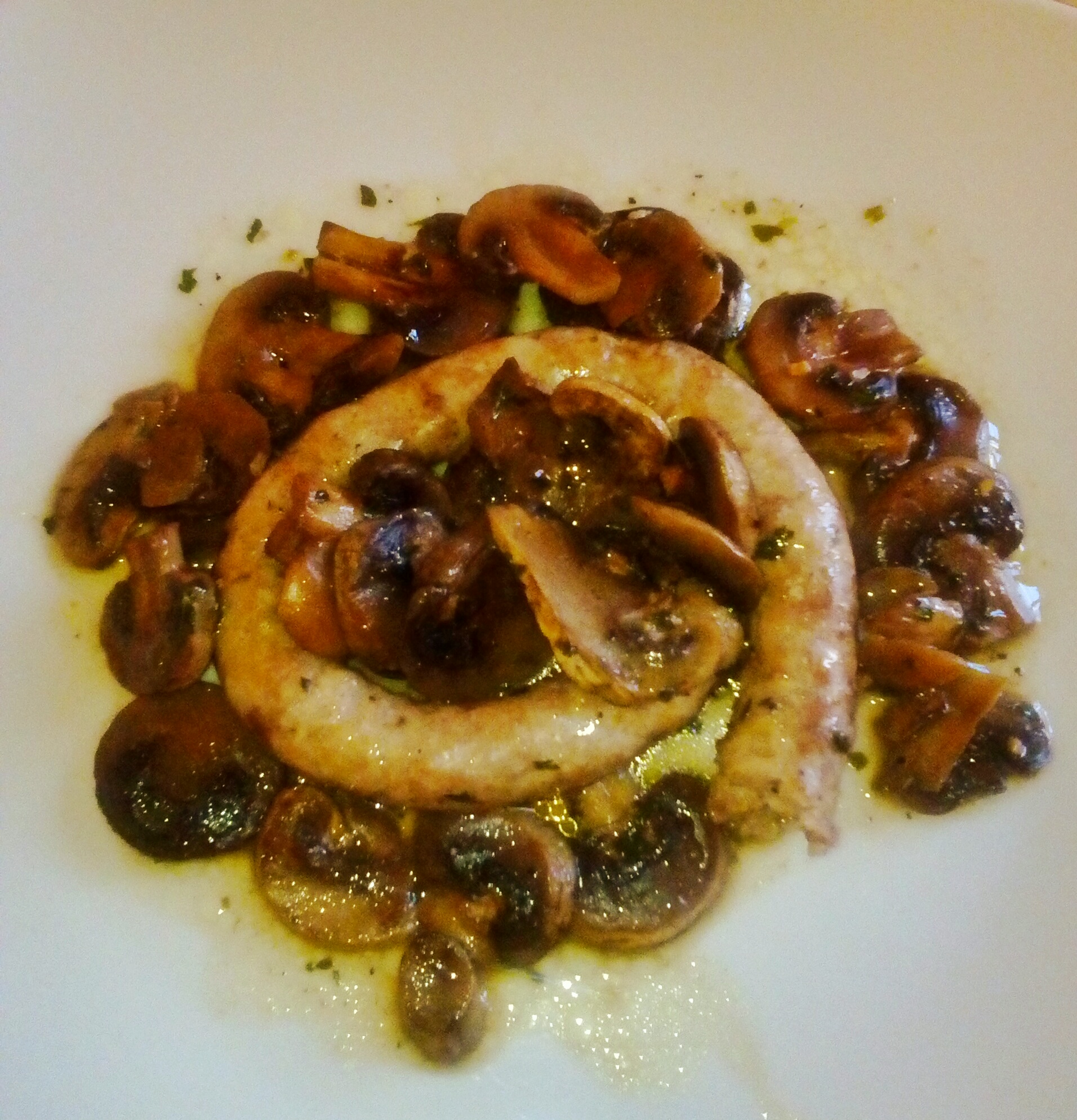 Salsiccia con funghi al microonde