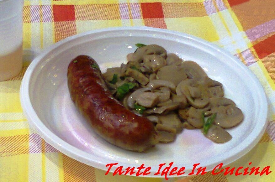 Salsiccia con funghi trifolati
