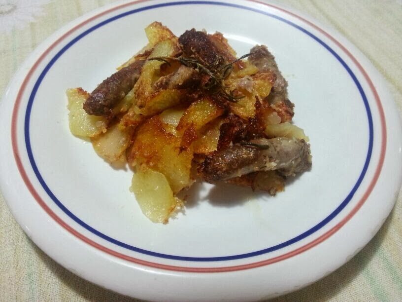 Salsiccia con patate al forno