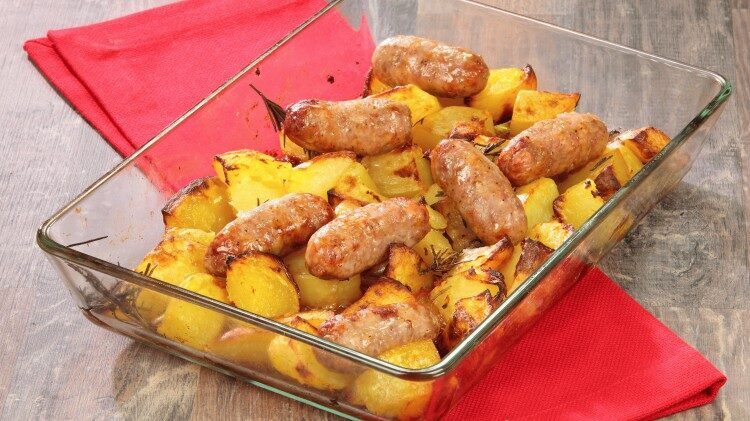 Salsiccia e patate con il cookeo