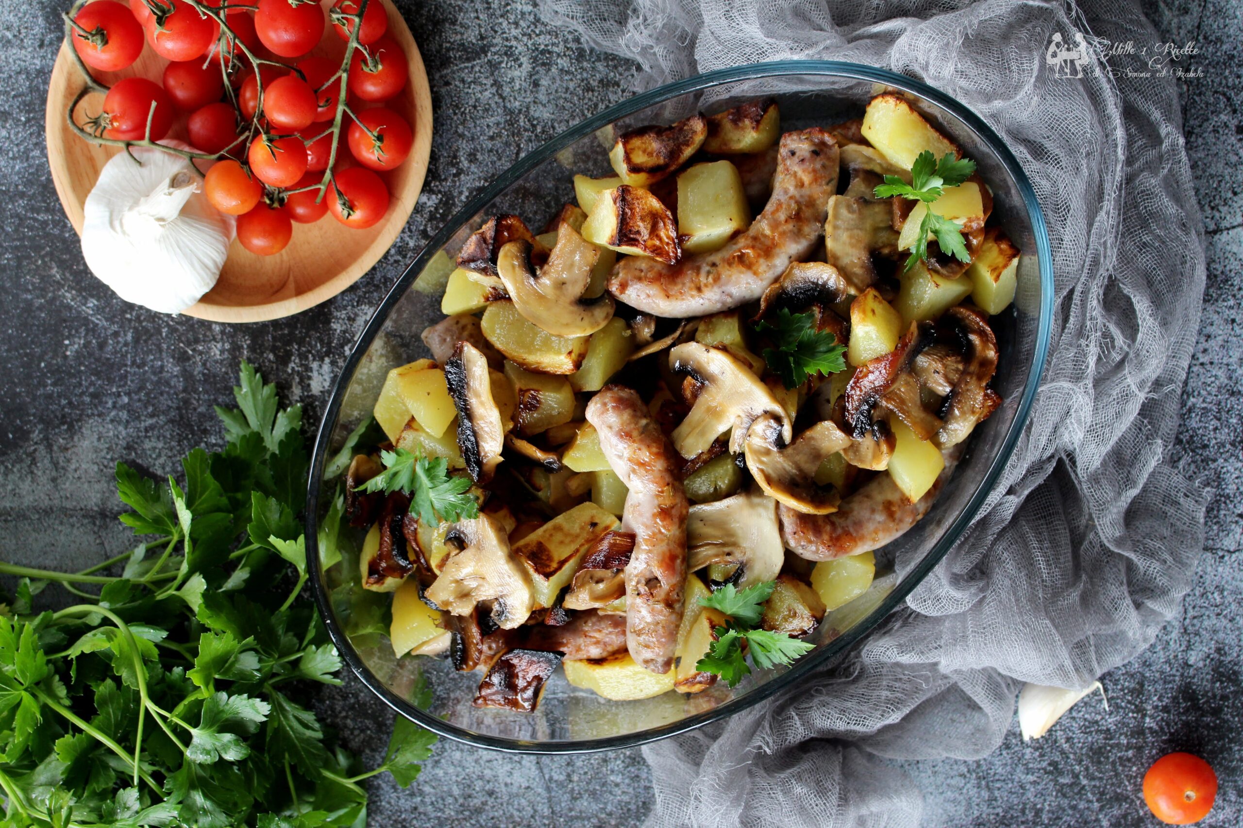 Salsiccia funghi e patate