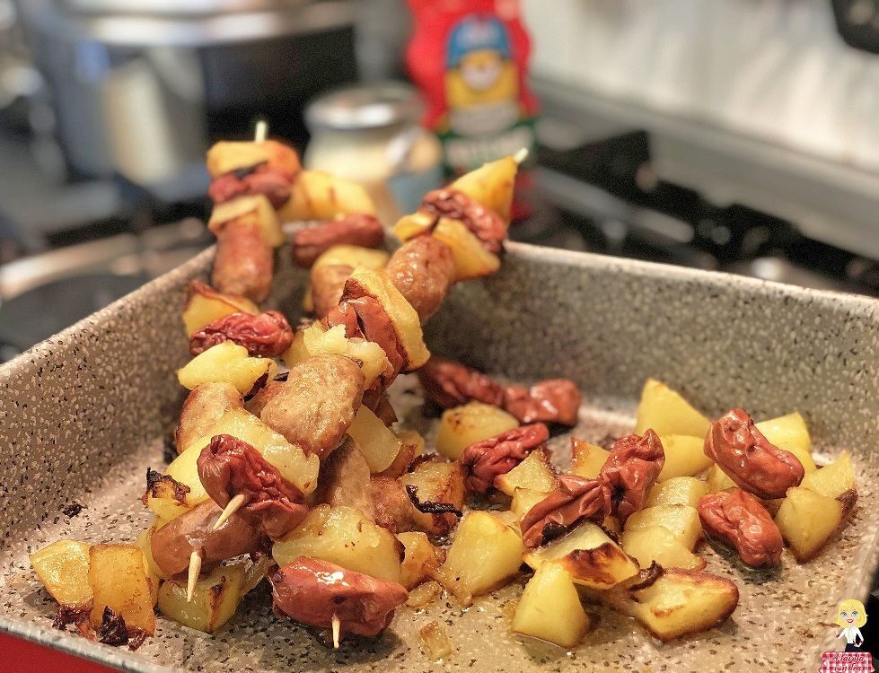 Salsiccia wurstel e patate al forno