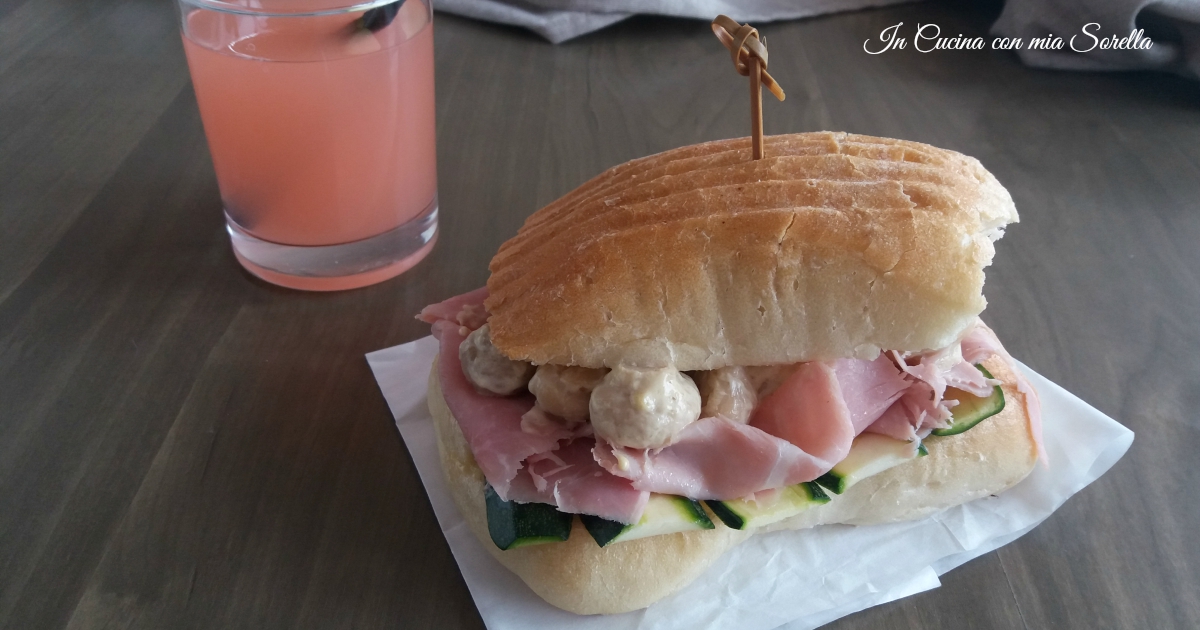 Sandwich al prosciutto zucchine e funghi