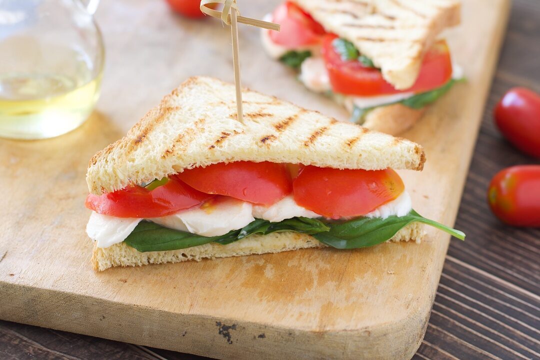Sandwich caprese