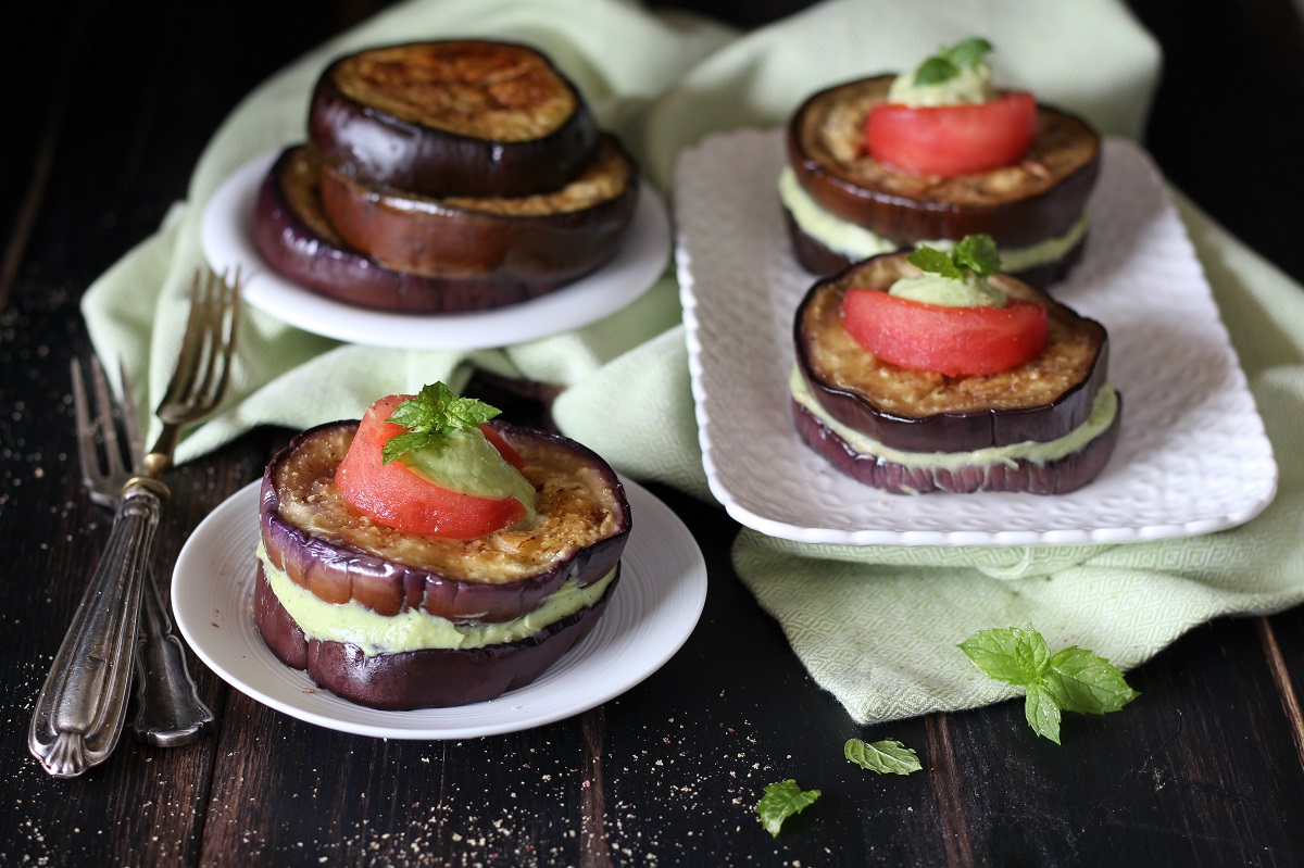 Sandwich di melanzane e avocado