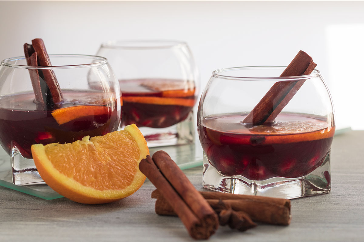 Sangria con arance e melagrana