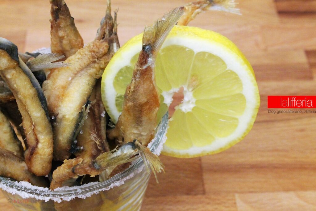 Sardine fritte nel bicchiere | Finger food