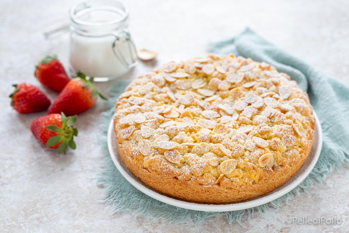 Sbriciolata alle fragole e ricotta