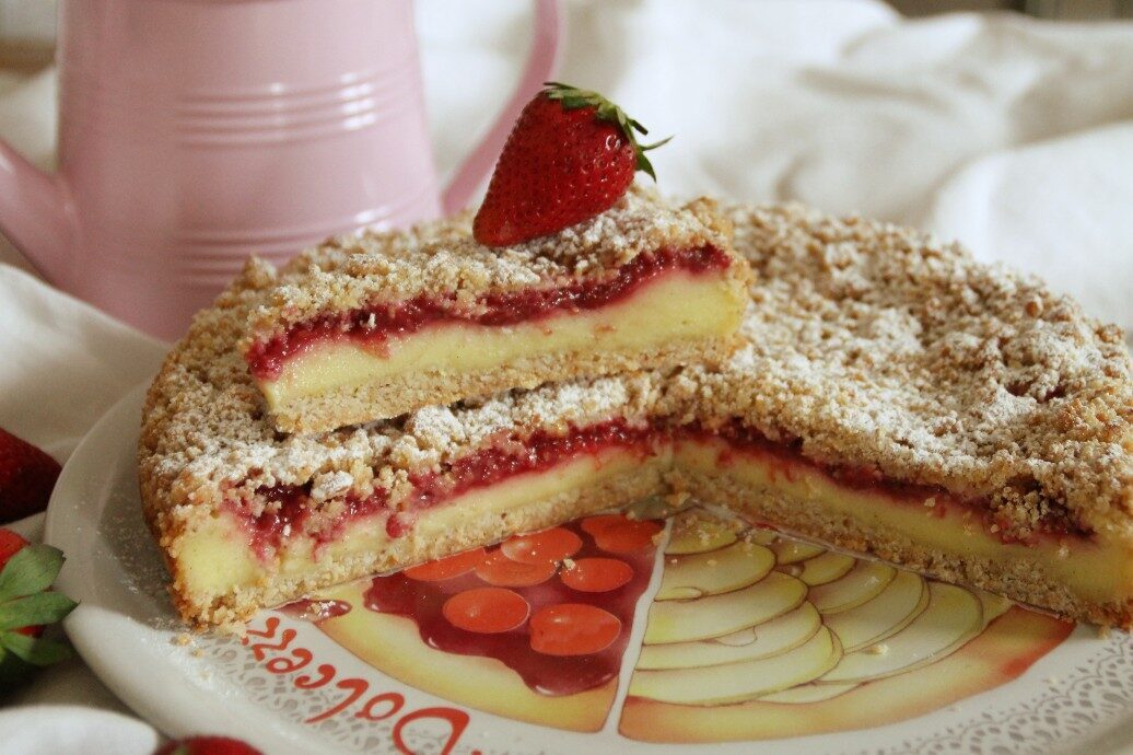 Sbriciolata crema e fragole