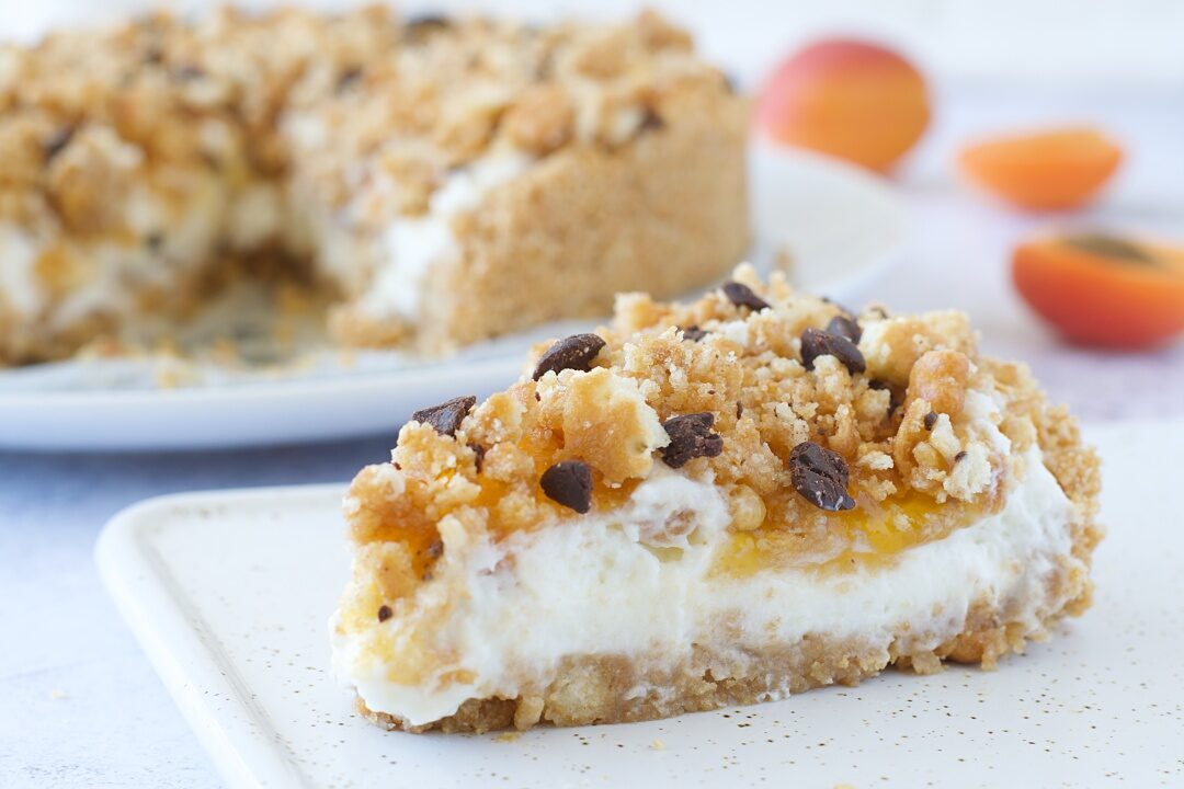 Sbriciolata fredda con crema al latte e confettura