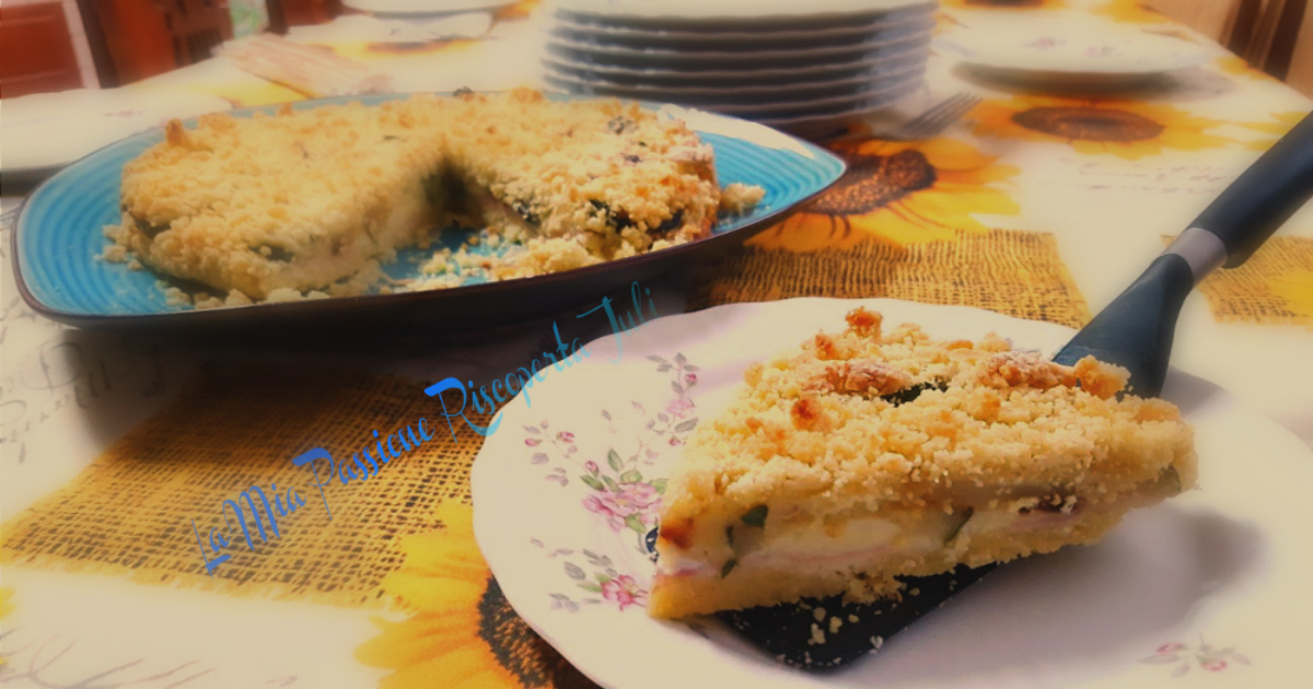 Sbriciolata salata con zucchine scamorza e mozzarella