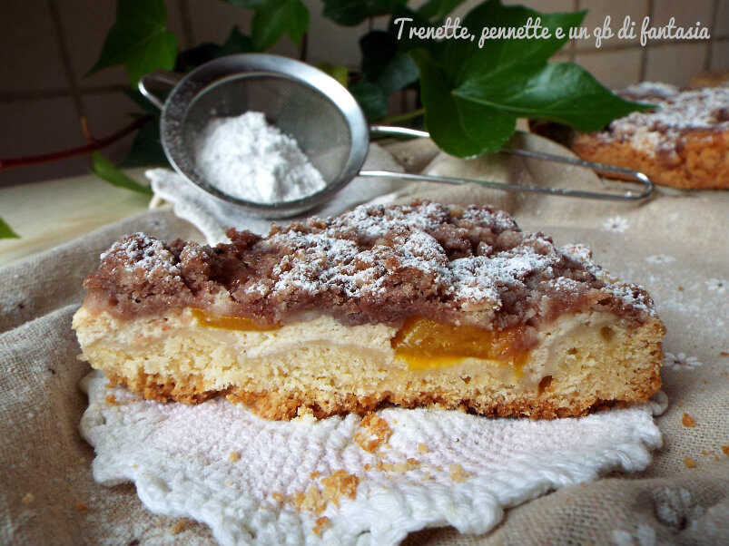 Sbriciolona ricotta e pesche con crumble al cacao