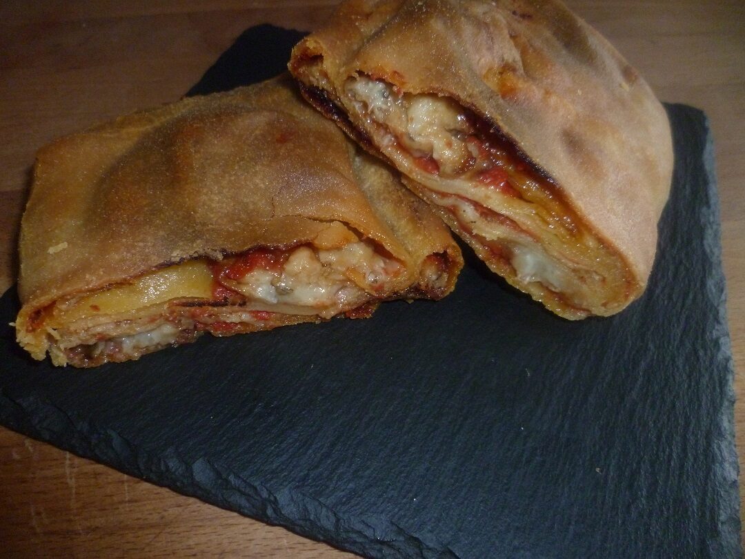 Scaccia con pomodoro e melanzana